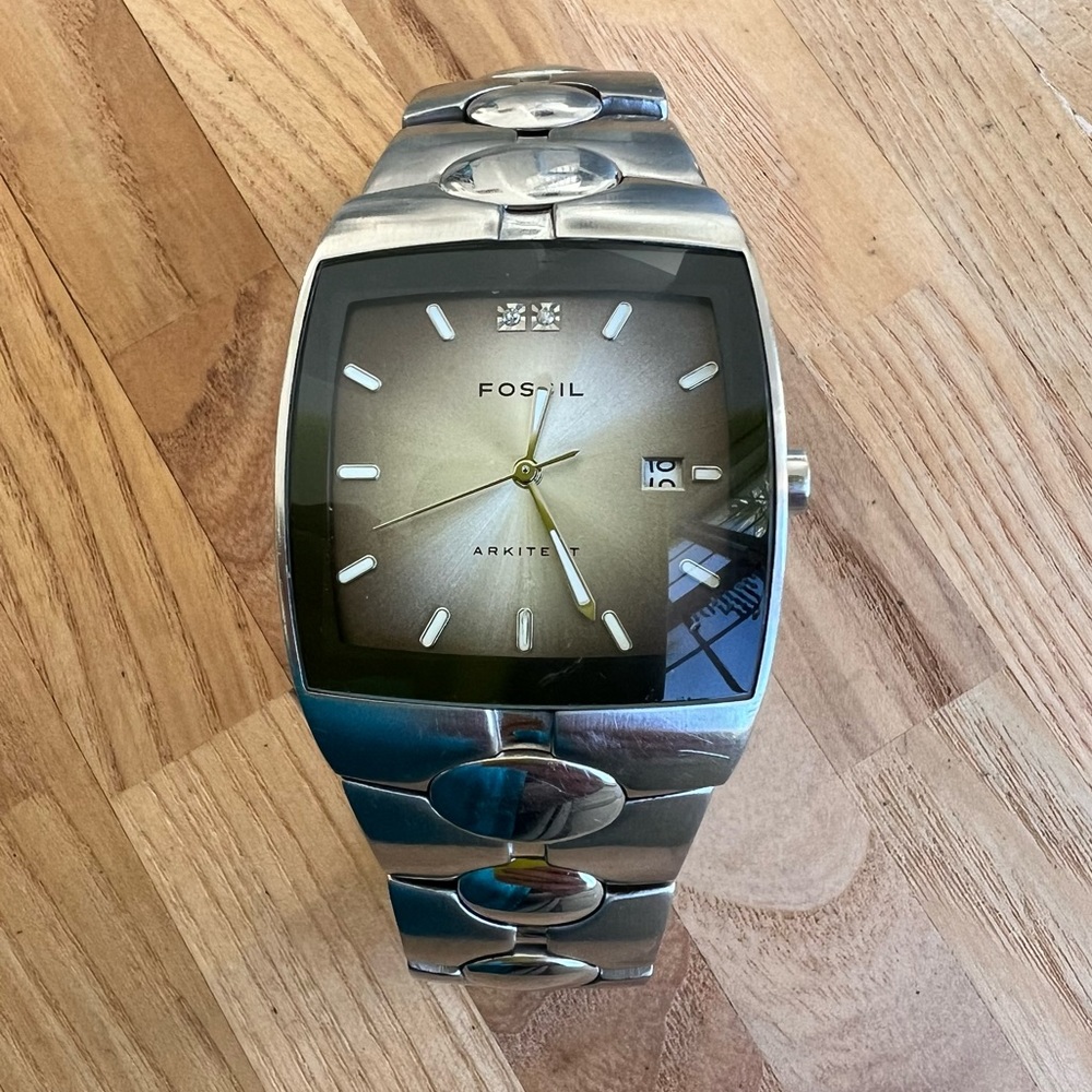Fossil arkitekt men’s silver tone watch NEW BATTERY